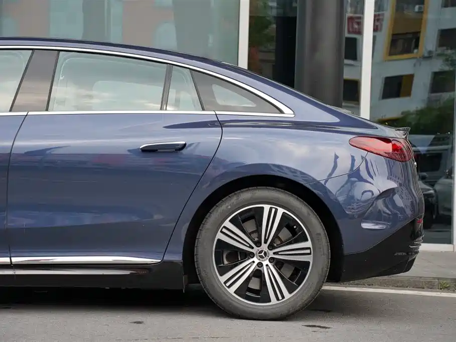 Mercedes-Benz EQE 500 4MATIC Luxury Edition 2025