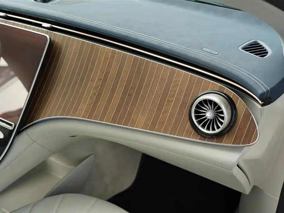 Mercedes-Benz EQE 500 4MATIC Luxury Edition 2025