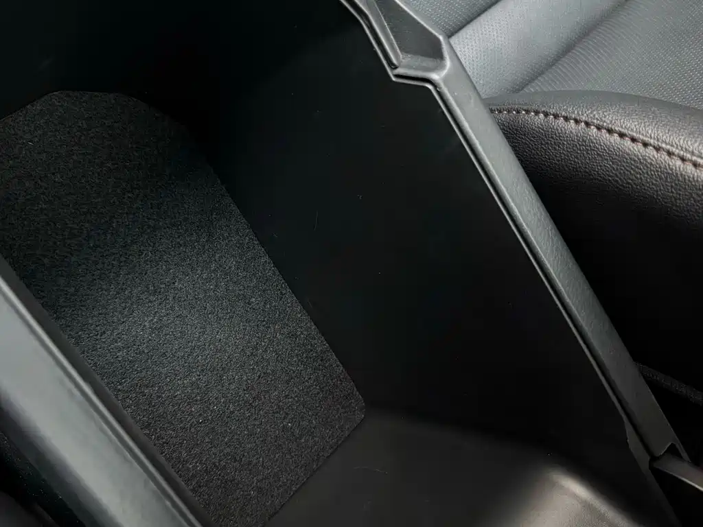 Camry 2023 2.0GVP Leading Edition