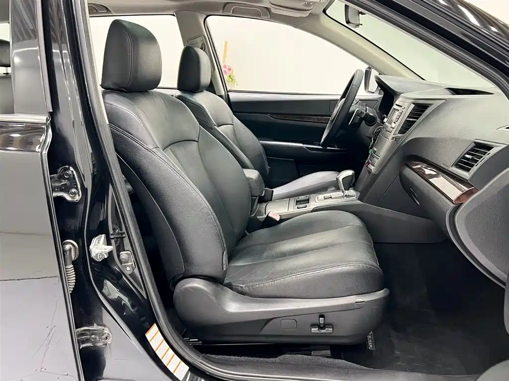 Outback 2012 2.5i Luxury Edition