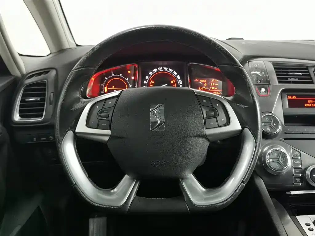 DS 5 2015 1.6T Elegant Edition THP160