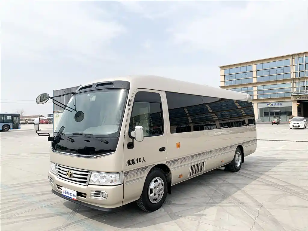 Toyota Coaster 2015