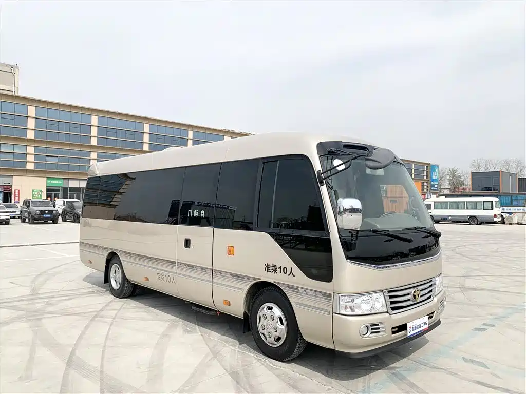 Toyota Coaster 2015