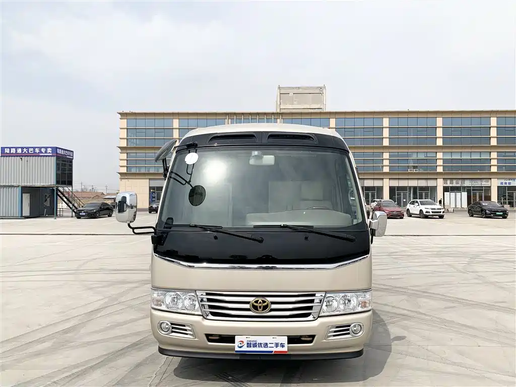 Toyota Coaster 2015