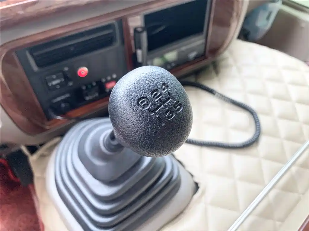 Toyota Coaster 2015
