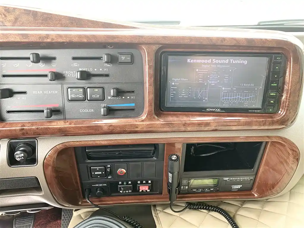 Toyota Coaster 2015
