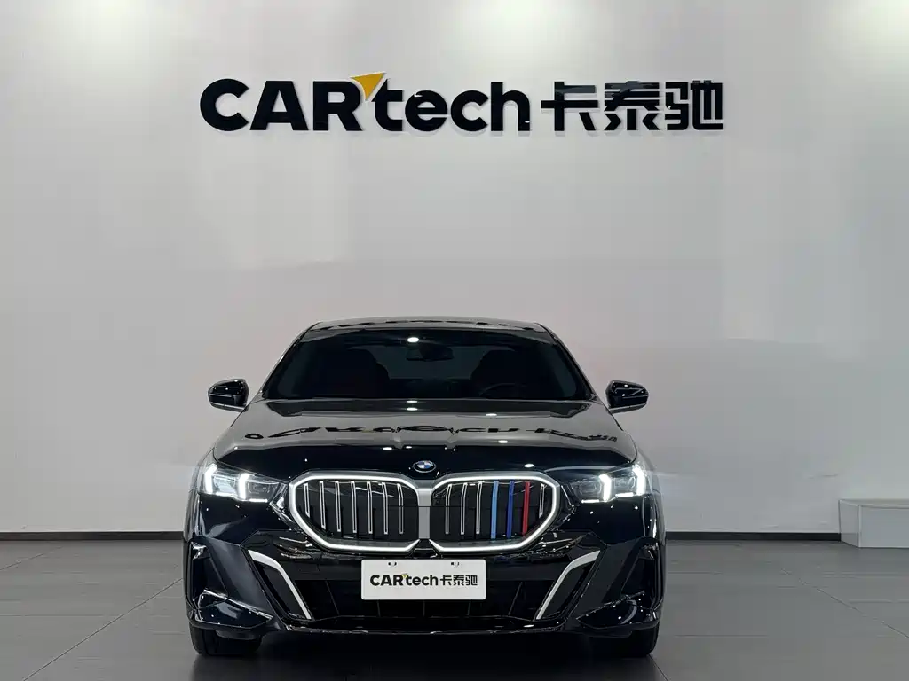 BMW 5 Series 2025 530Li Leading Edition M Sport Package - фото 2