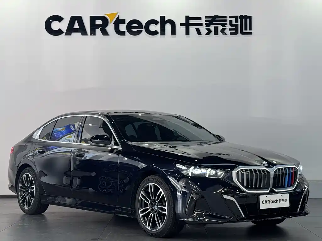 BMW 5 Series 2025 530Li Leading Edition M Sport Package - фото 3