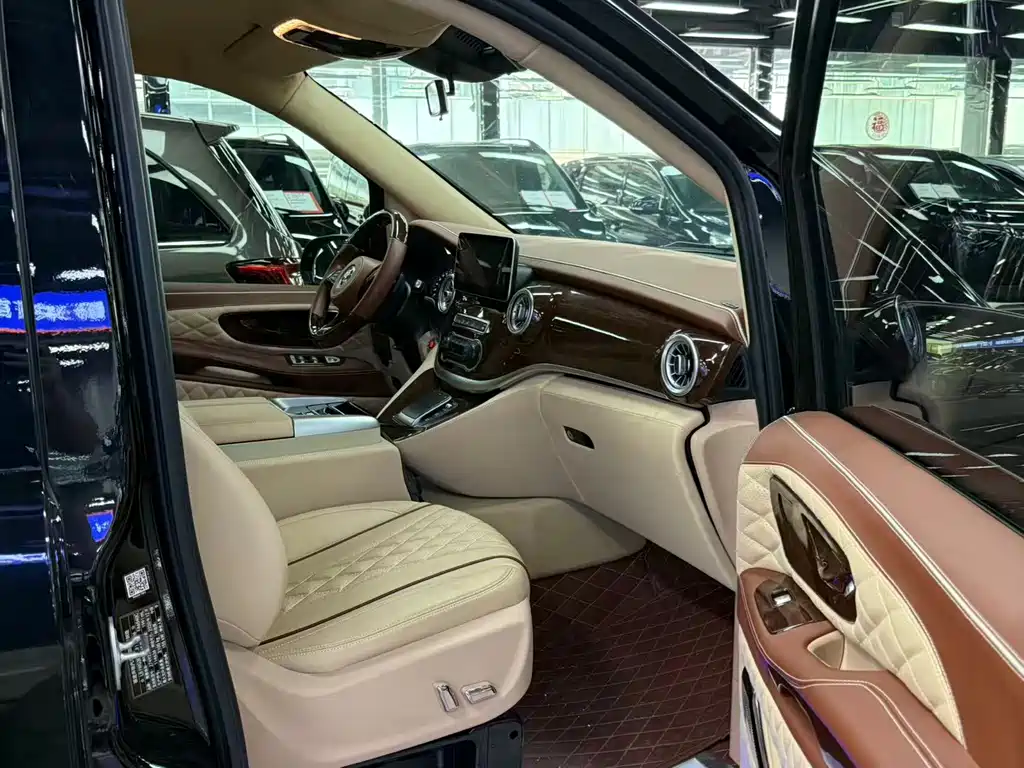 Mercedes-Benz Vito 2020 2.0T Elite Edition 9-Seater