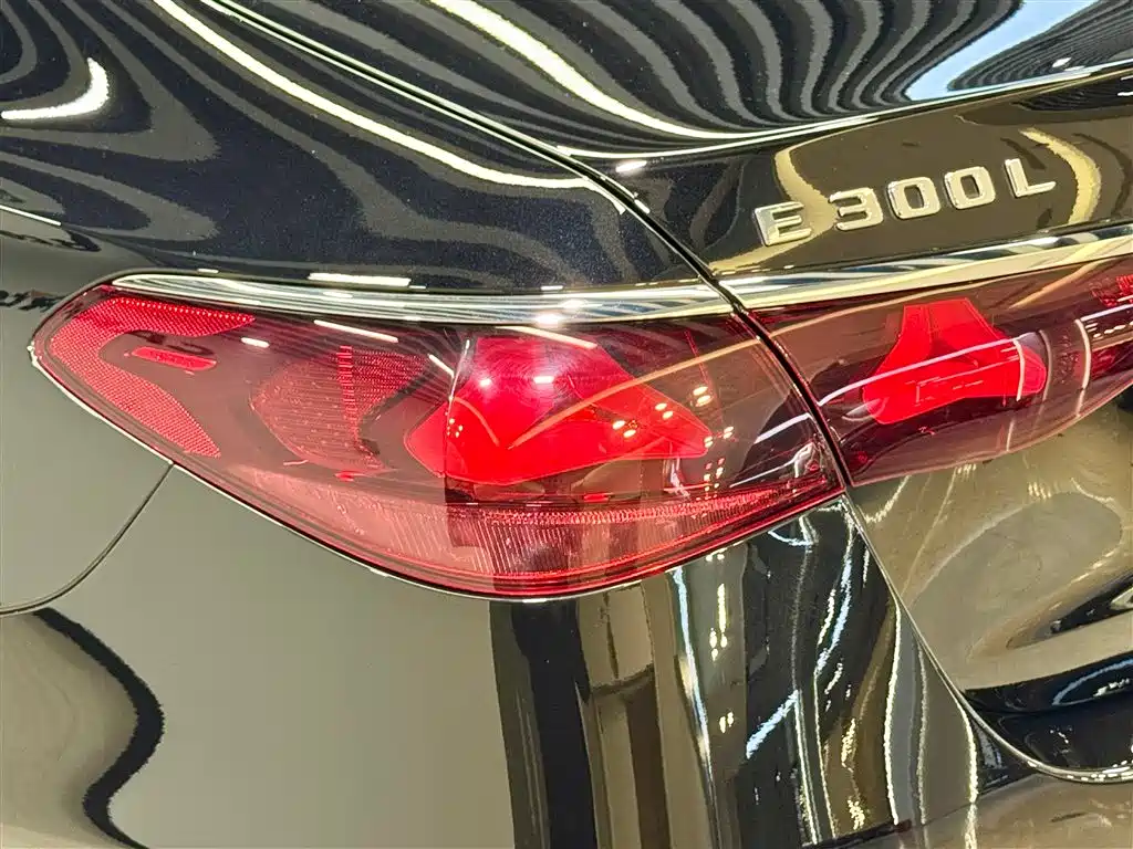 Mercedes-Benz E-Class 2024 E 300 L Fashion Edition