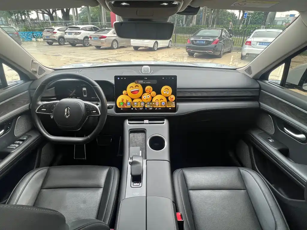 AITO M5 2022 EREV AWD Performance Edition