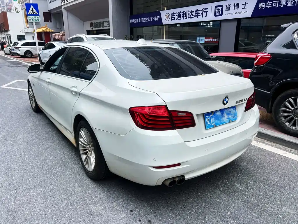 BMW 5 Series 2014 525Li Leading Edition