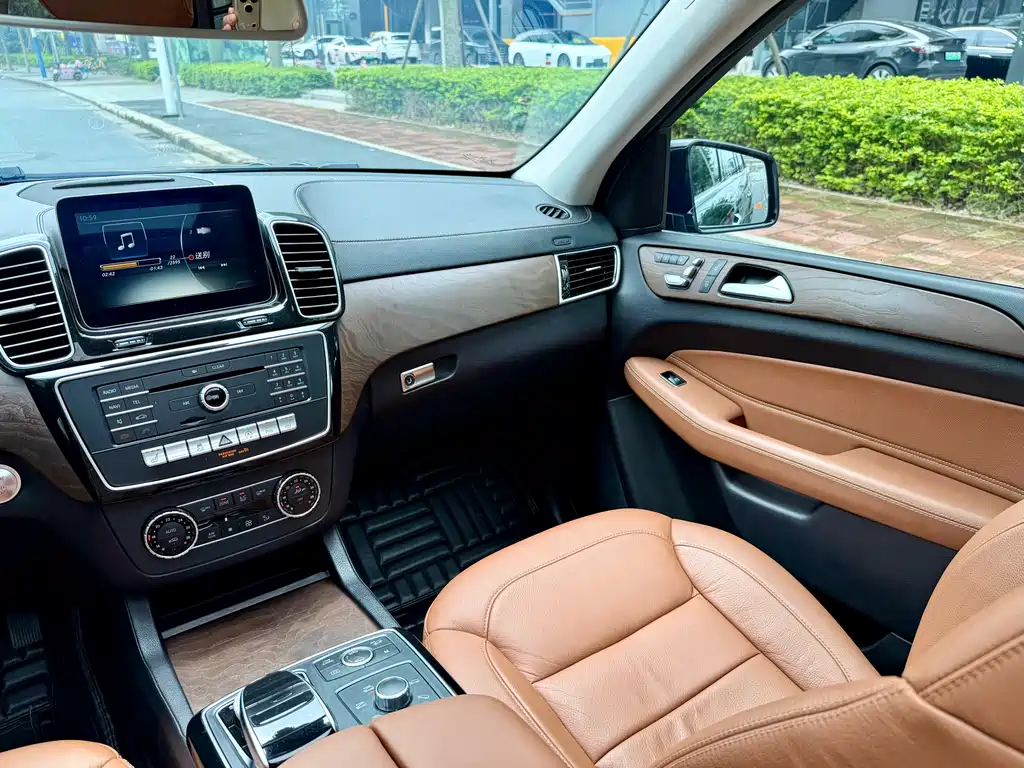 Mercedes-Benz GLS 400 4MATIC Luxury 2016