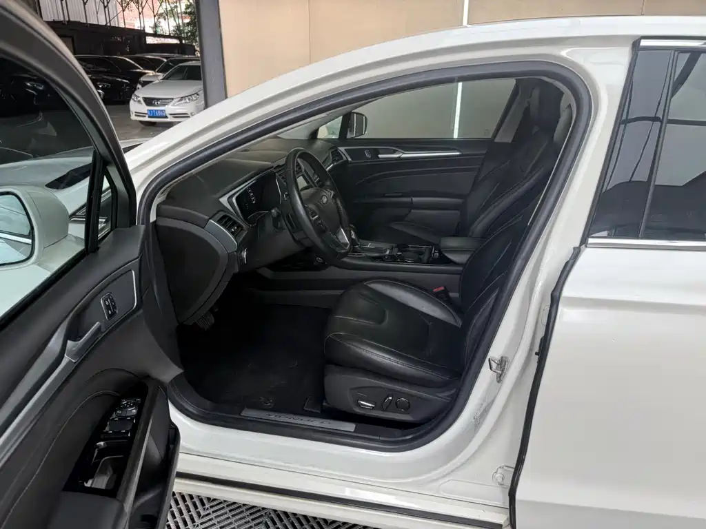 Ford Mondeo 2013 2.0L GTDi240 Luxury Sport