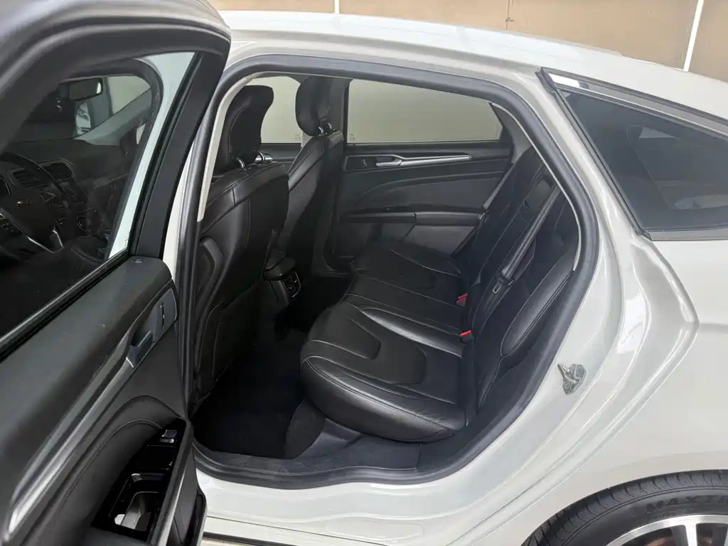 Ford Mondeo 2013 2.0L GTDi240 Luxury Sport