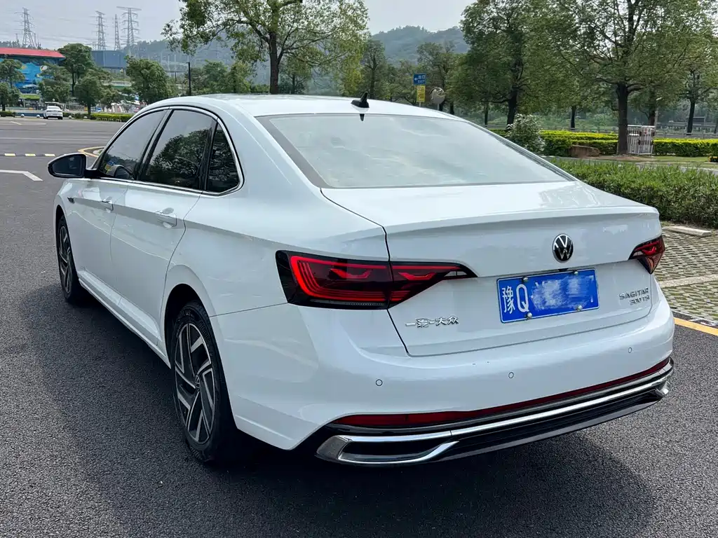 Volkswagen Sagitar 2023 300TSI DSG Beyond Edition