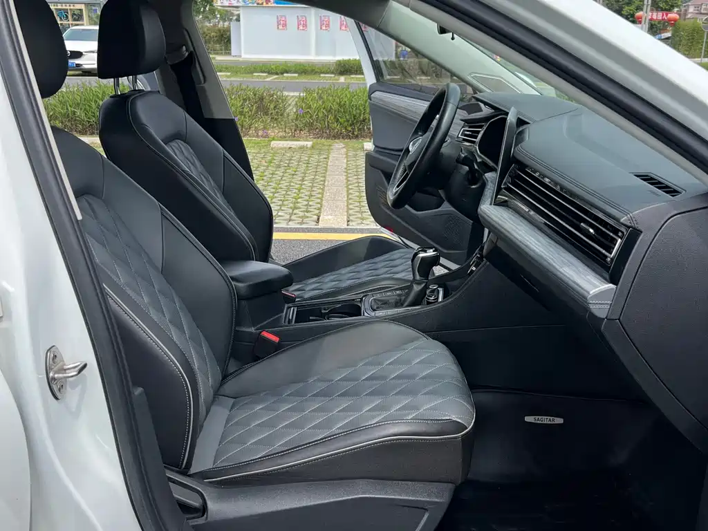 Volkswagen Sagitar 2023 300TSI DSG Beyond Edition