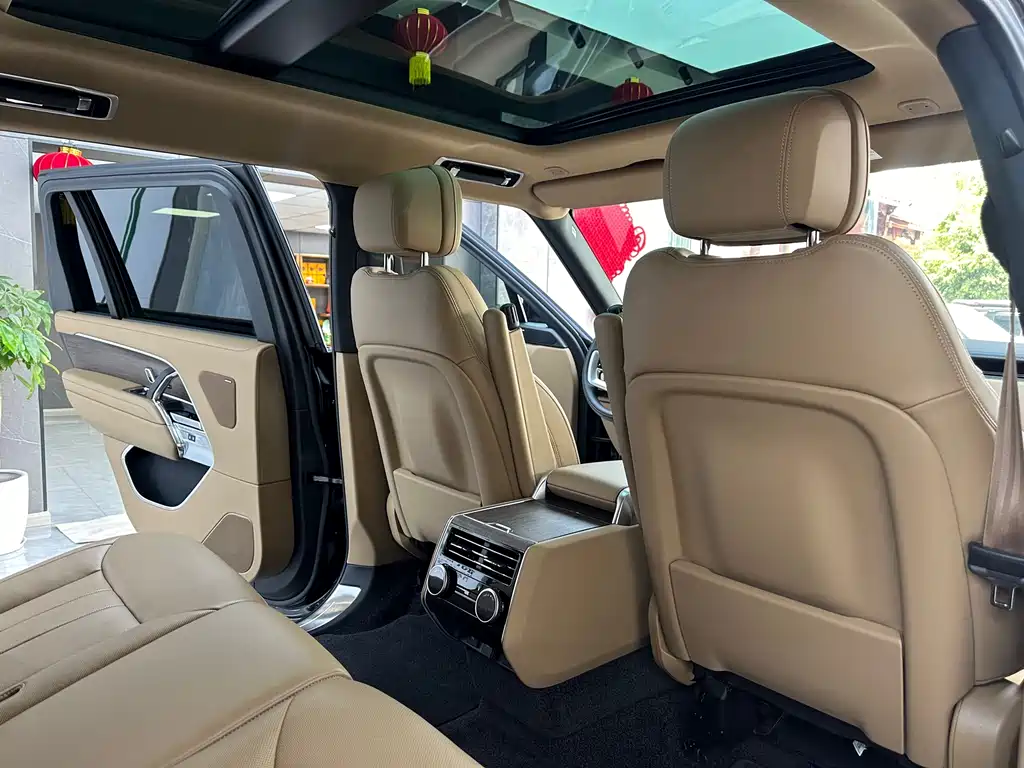 Range Rover 2024 3.0 L6 400PS Autobiography LWB
