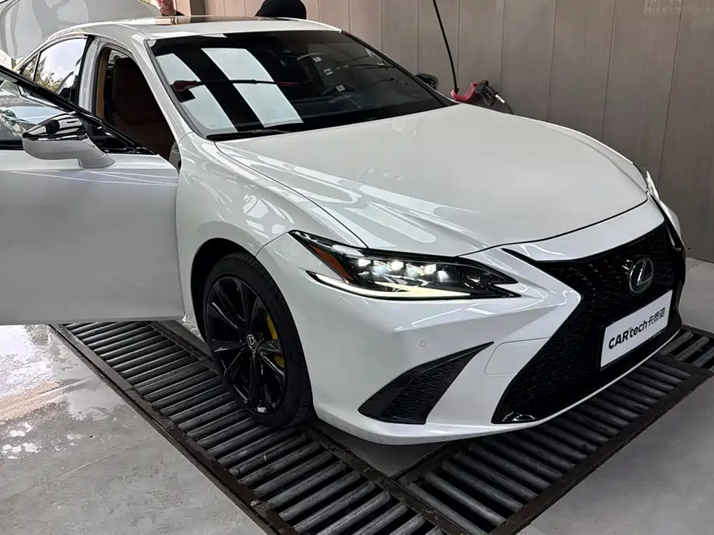 Lexus ES 2023 200 Excellence Edition