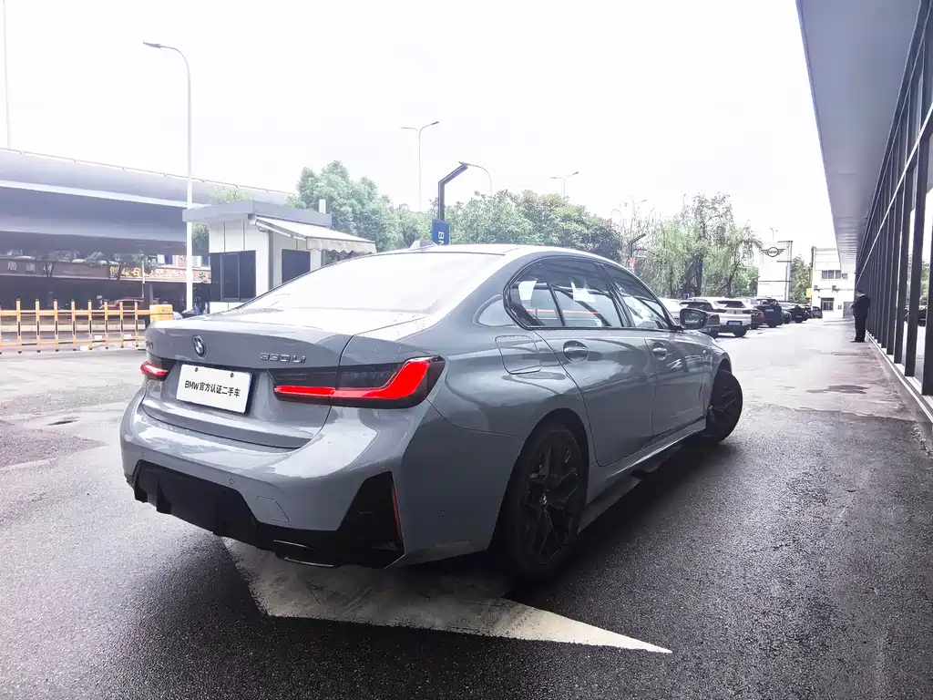 BMW 3 Series 2025 330Li M Sport Night Edition