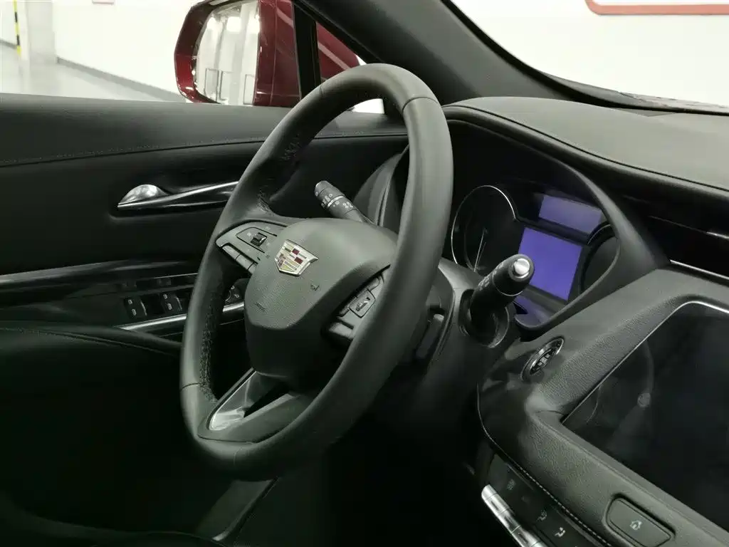 凯迪拉克XT4 2018款 28T 两驱技术型