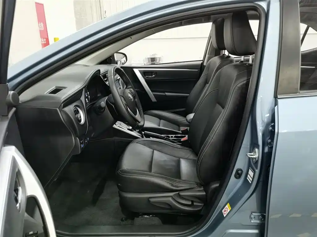 Corolla 2017 Facelift Hybrid 1.8L E-CVT Elite Edition