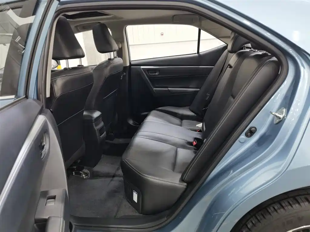 Corolla 2017 Facelift Hybrid 1.8L E-CVT Elite Edition
