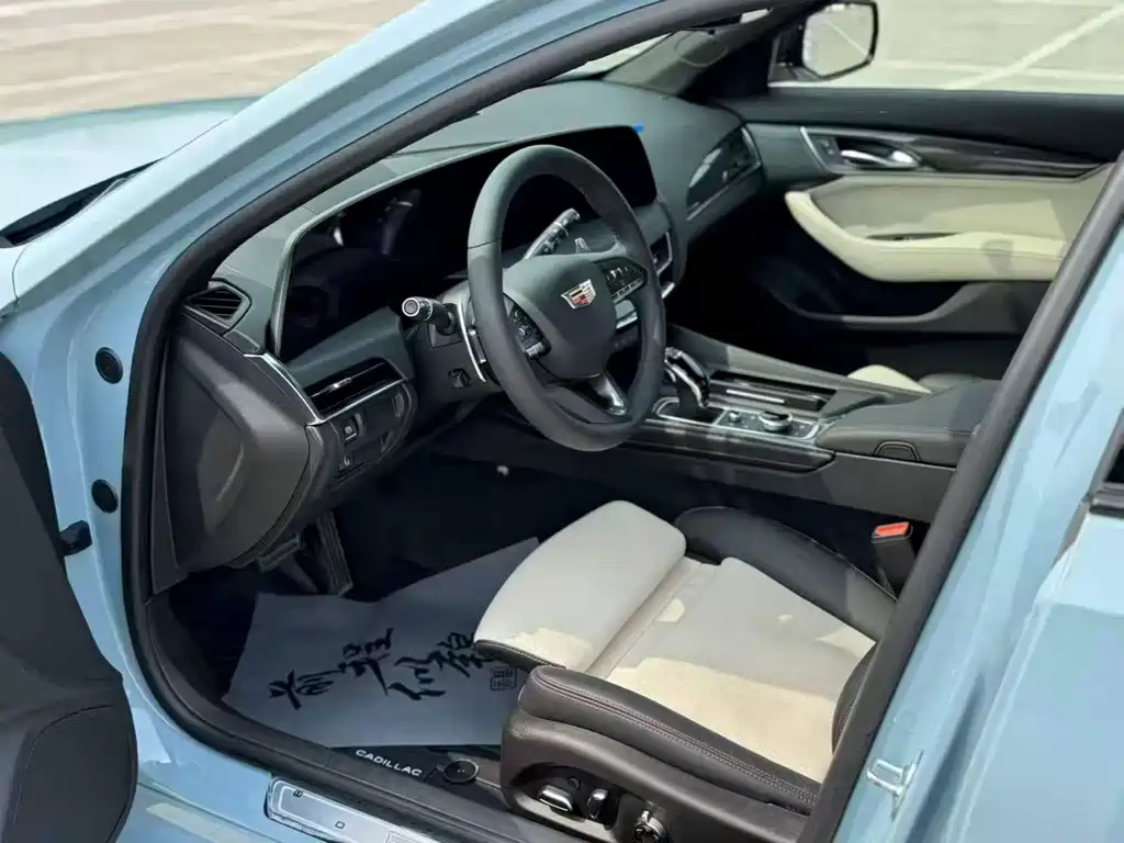 Cadillac CT5 2025 28T Track Performance Edition + Peak Track Package