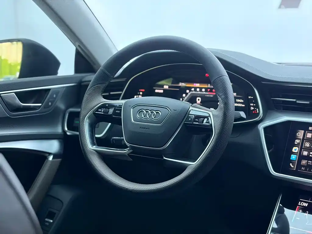 Audi A7L 2024 45 TFSI Luxury