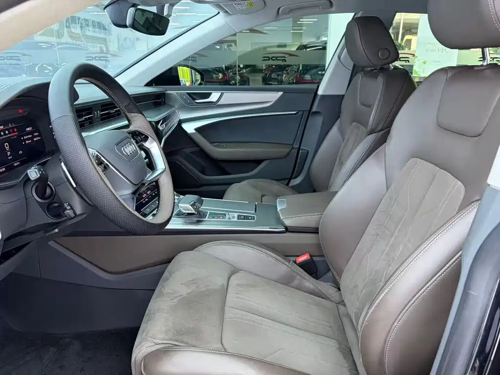 Audi A7L 2024 45 TFSI Luxury
