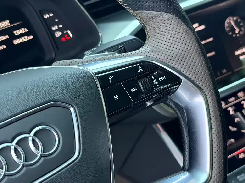 Audi A7L 2024 45 TFSI Luxury