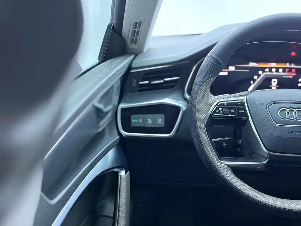 Audi A7L 2024 45 TFSI Luxury