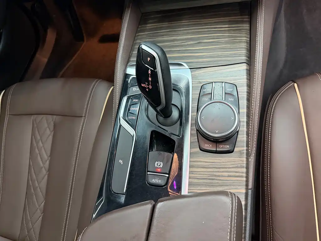 BMW 5 Series 2018 Facelift 530Li Leading Edition Luxury Package