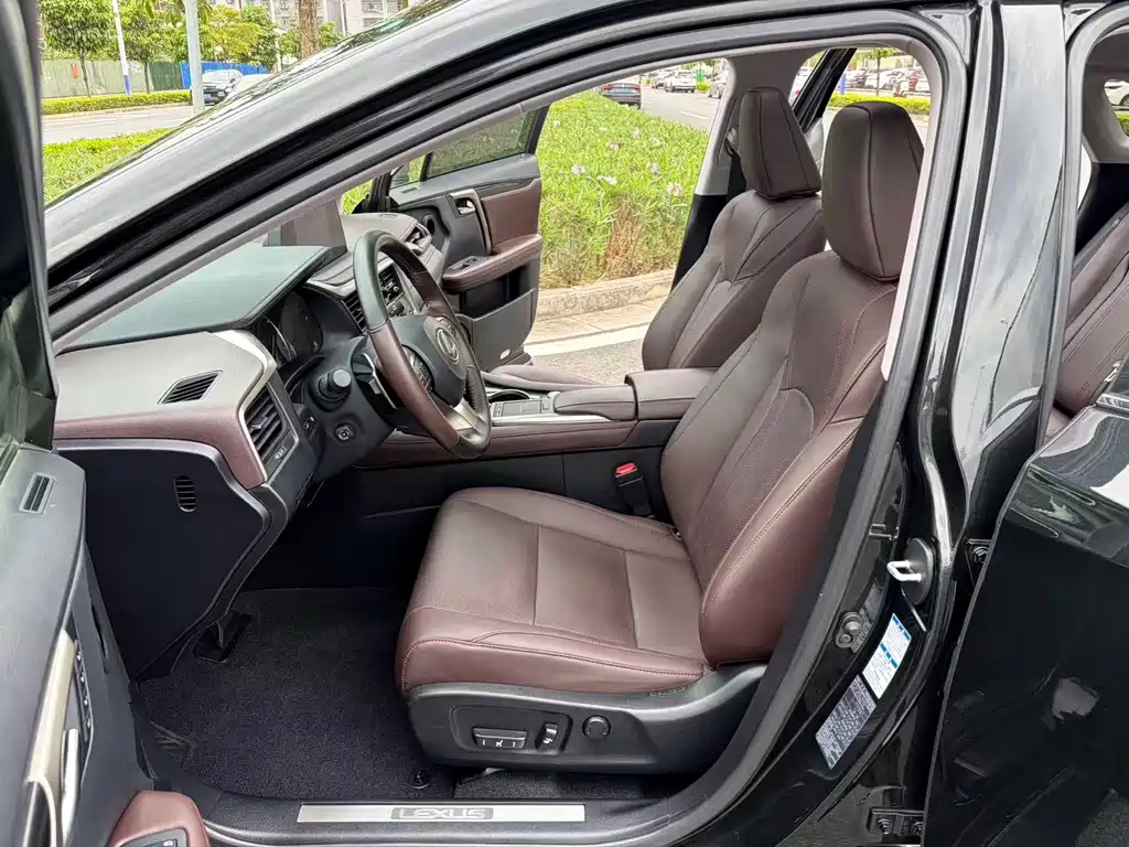 Lexus RX 2020 Facelift 300 AWD Elegant Edition