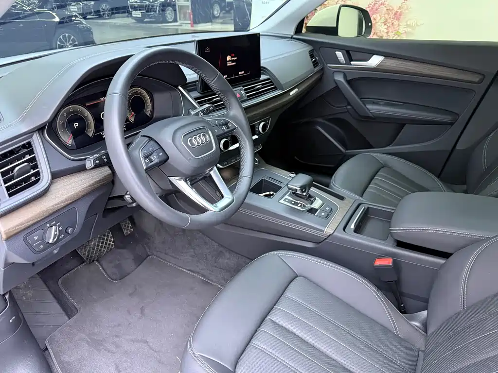 Audi Q5L 2023 40 TFSI Luxury Elegant