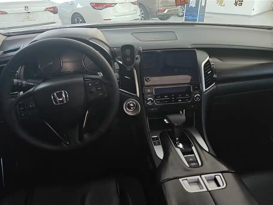 Avancier 2017 240TURBO 2WD Comfort Edition