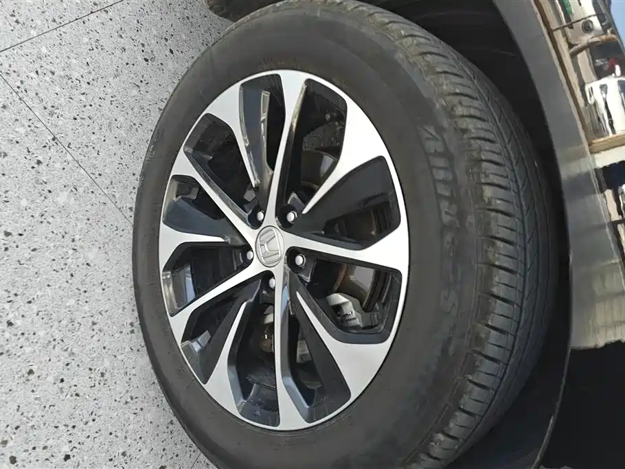 Avancier 2017 240TURBO 2WD Comfort Edition