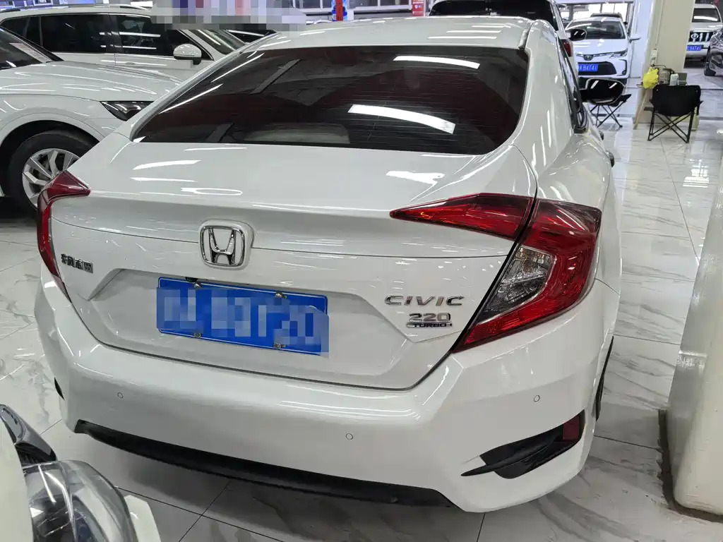 Civic 2016 220TURBO CVT Luxury Edition