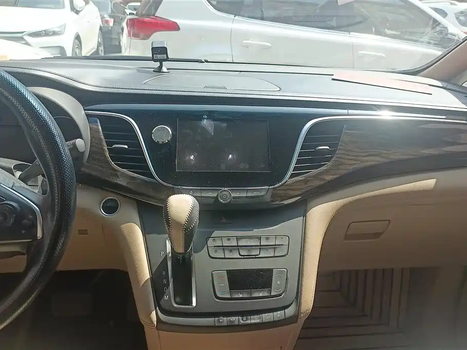 Buick GL8 2017 ES 28T Luxury Edition China V