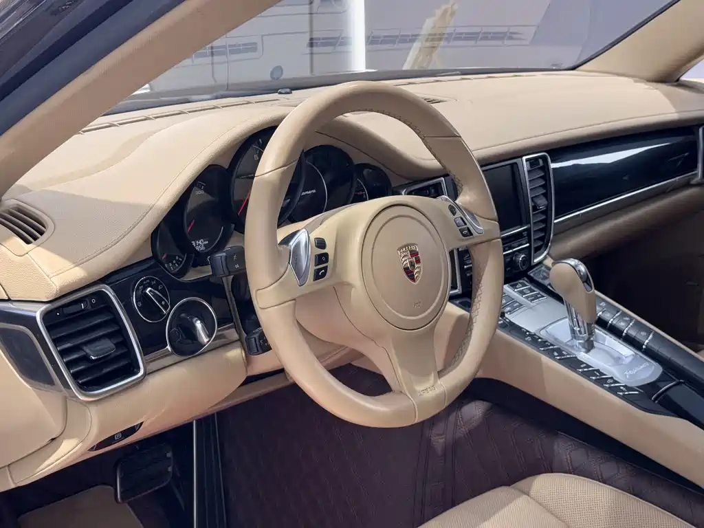 Porsche Panamera 2014 3.0T