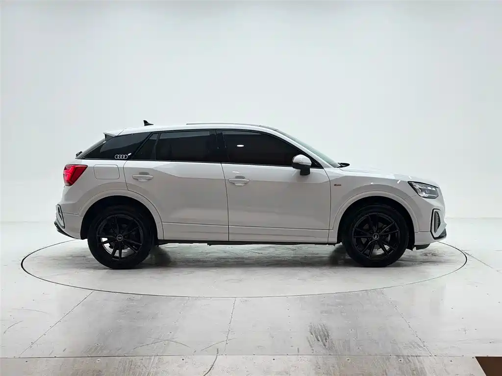 Audi Q2L 2022 35 TFSI Entry Dynamic