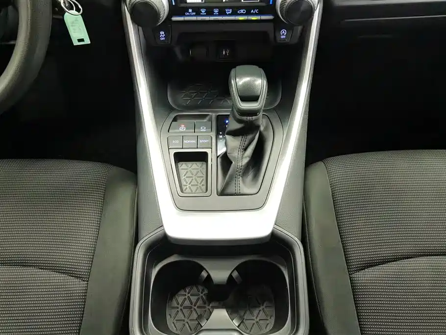 RAV4 2020 2.0L CVT 2WD Urban Edition