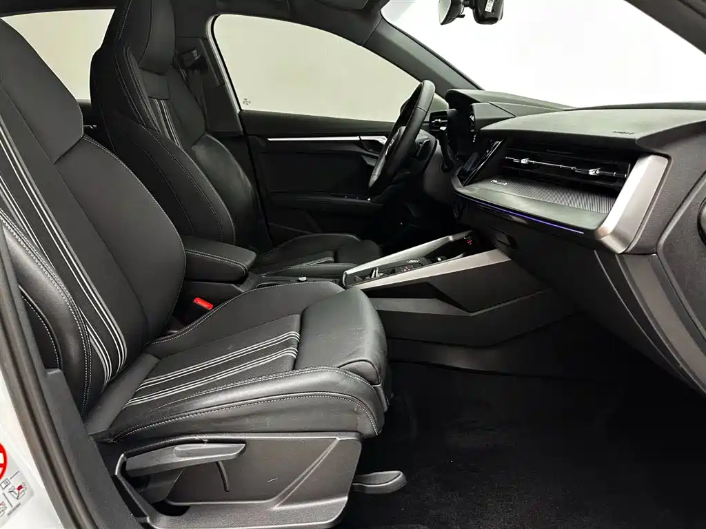 Audi A3L Limousine 2023 Facelift 35 TFSI Fashion Sport