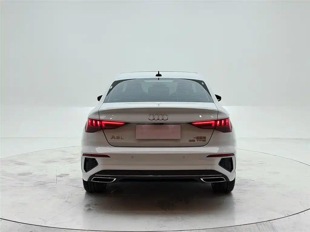 Audi A3L Limousine 2023 Facelift 35 TFSI Fashion Sport