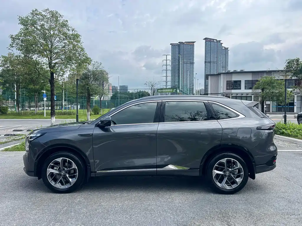 Changan CS75 PLUS 2025 4th Generation 1.5T New Blue Whale Smart Premium Edition