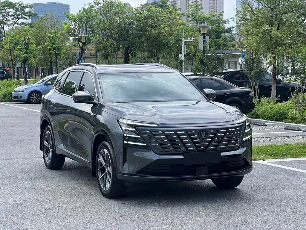 Changan CS75 PLUS 2025 4th Generation 1.5T New Blue Whale Smart Premium Edition