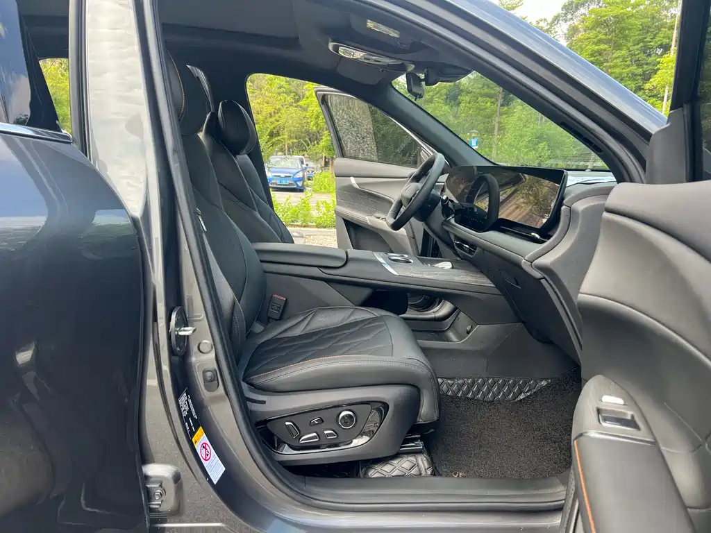 Changan CS75 PLUS 2025 4th Generation 1.5T New Blue Whale Smart Premium Edition