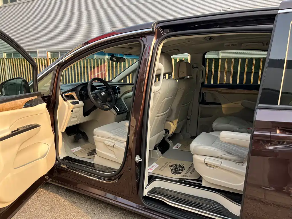 Buick GL8 2017 ES 28T Comfort Edition China V