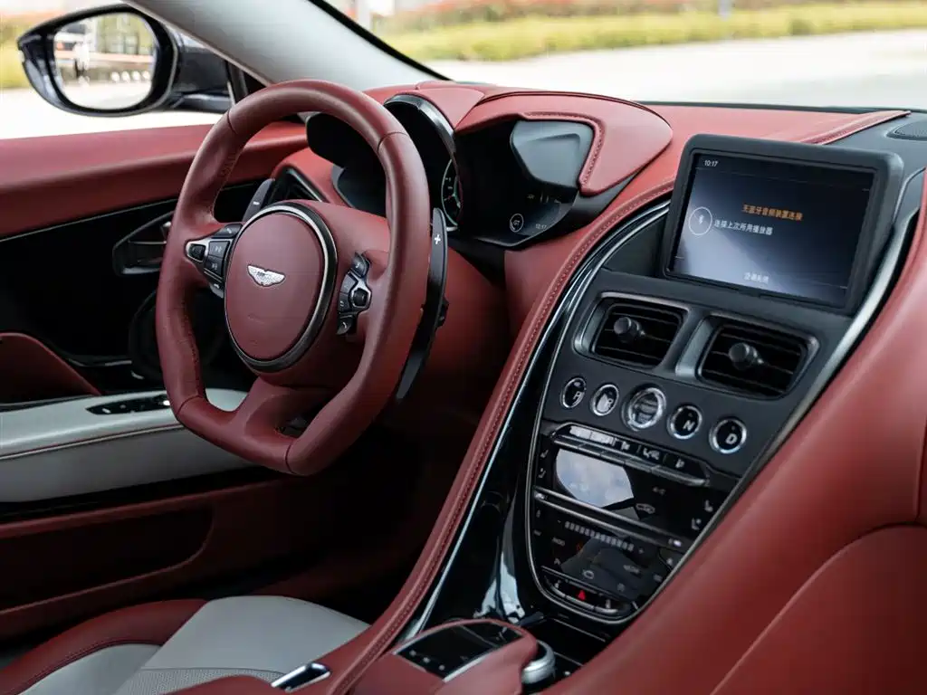 Aston Martin DBS Superleggera V12 Coupe