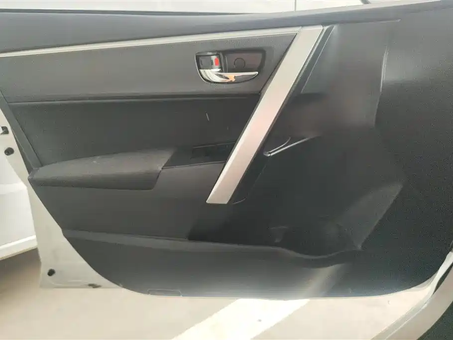 Toyota Corolla Plug-in Hybrid 2020 1.8L E-CVT Comfort Edition